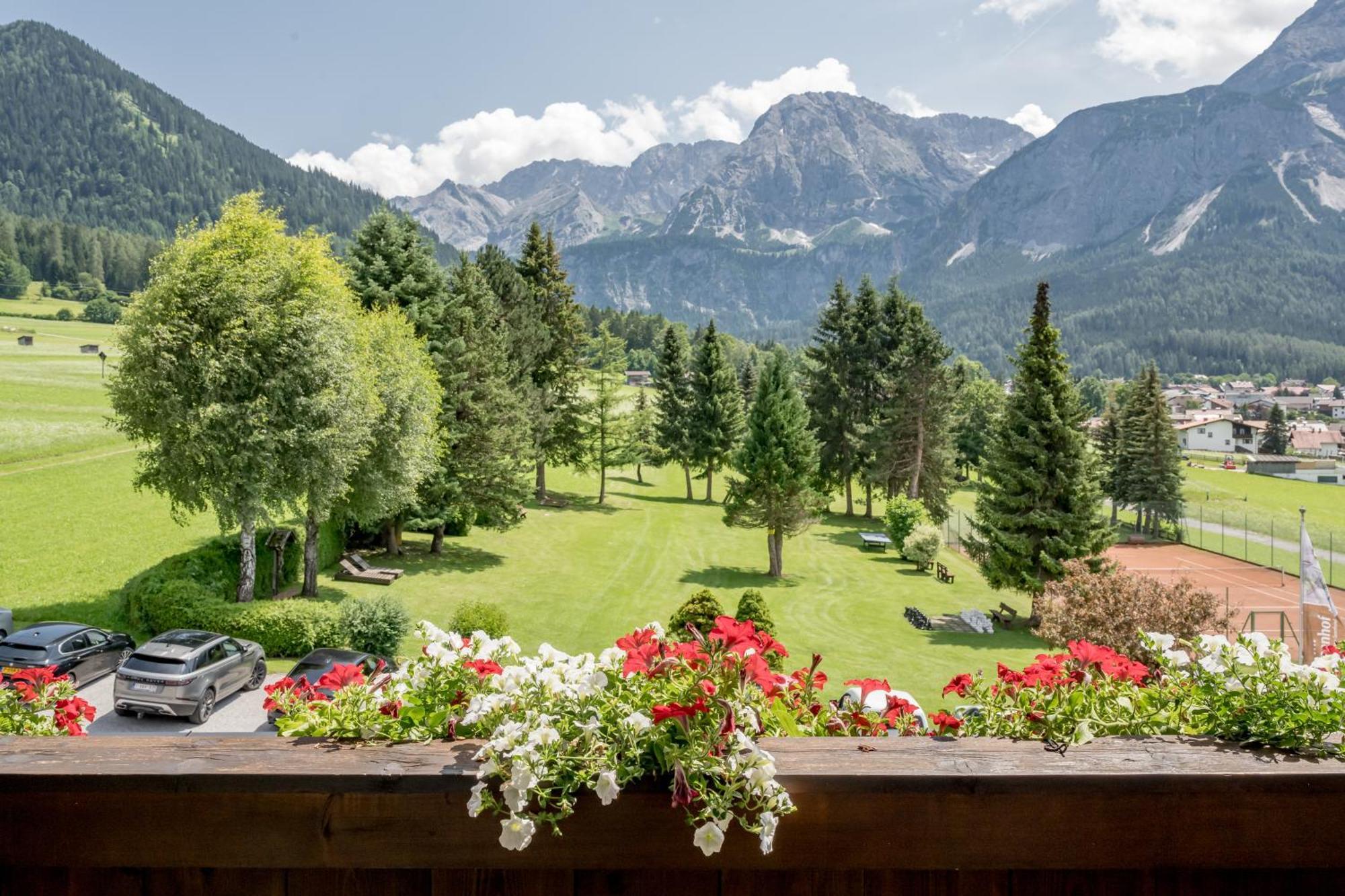 Wellness&Sporthotel Alpenhof Ehrwald Exterior foto